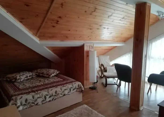 דירה Loft Apartment-rose Sliven